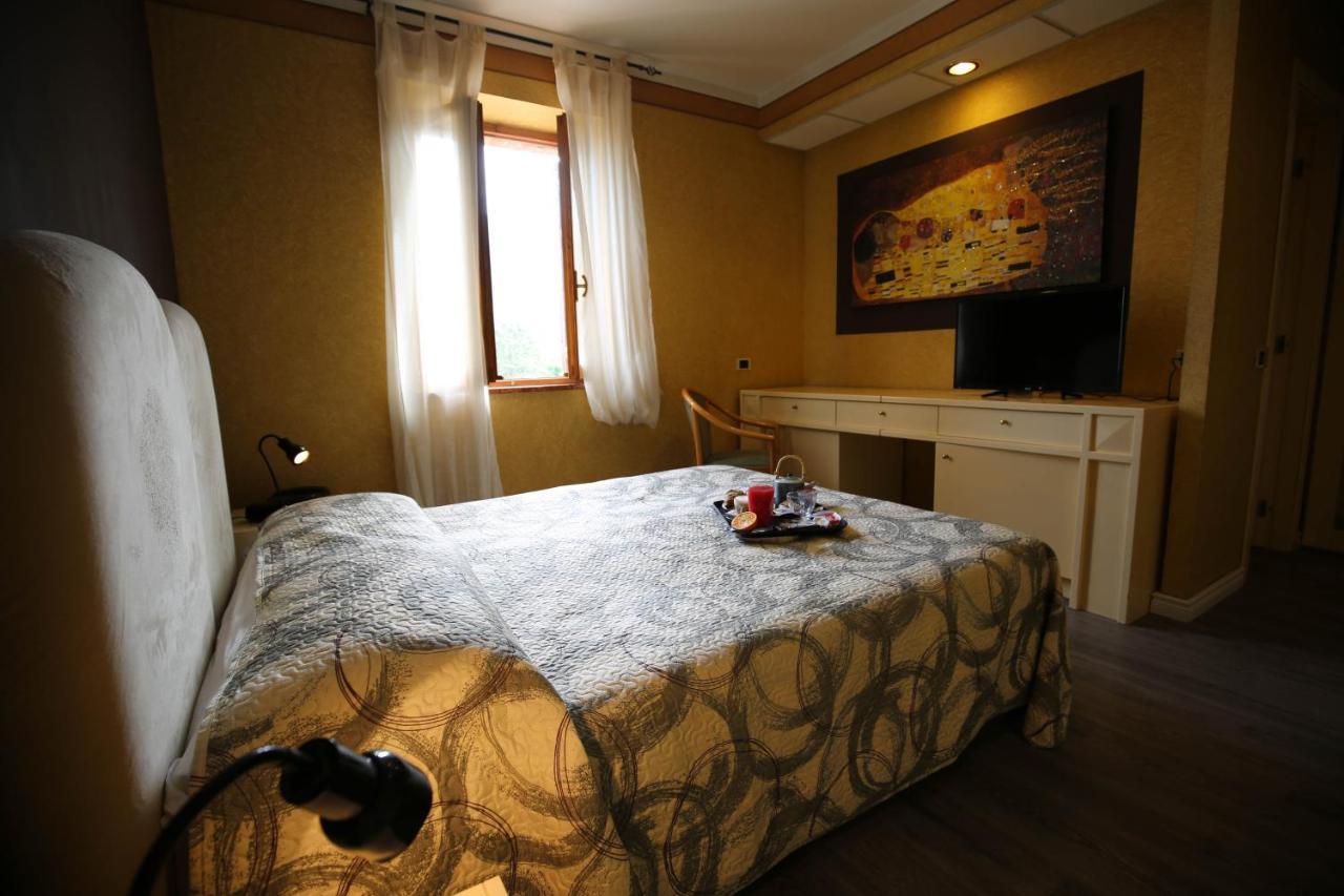 Hotel Benedetti Campello sul Clitunno Buitenkant foto